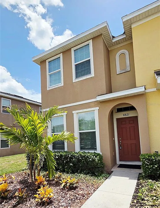 8821 Walnut Gable Ct