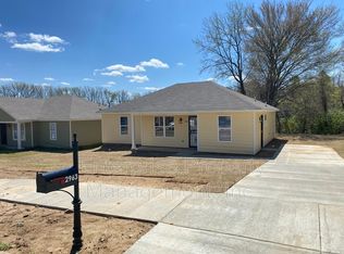 2963 Lake Park Rd, Memphis, TN 38127