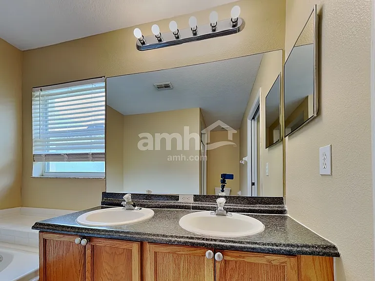 950 Woodsong Way — Photo 10