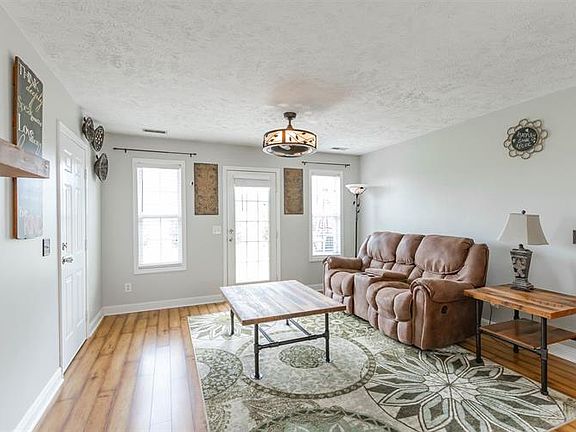 5th image of 1007 Ezra St