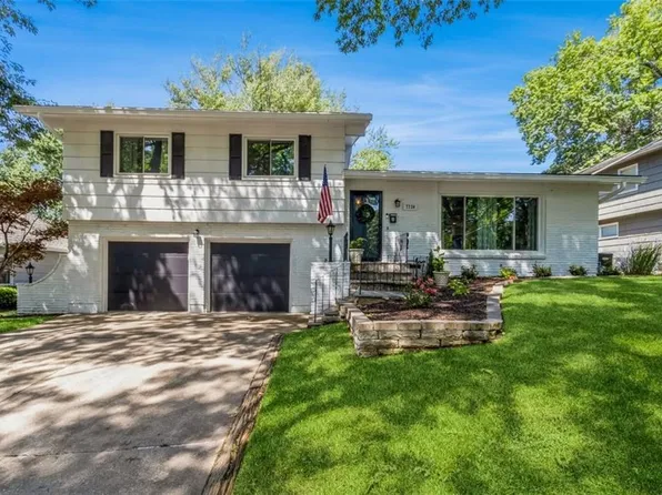 7724 Falmouth St, Prairie Village, KS 66208