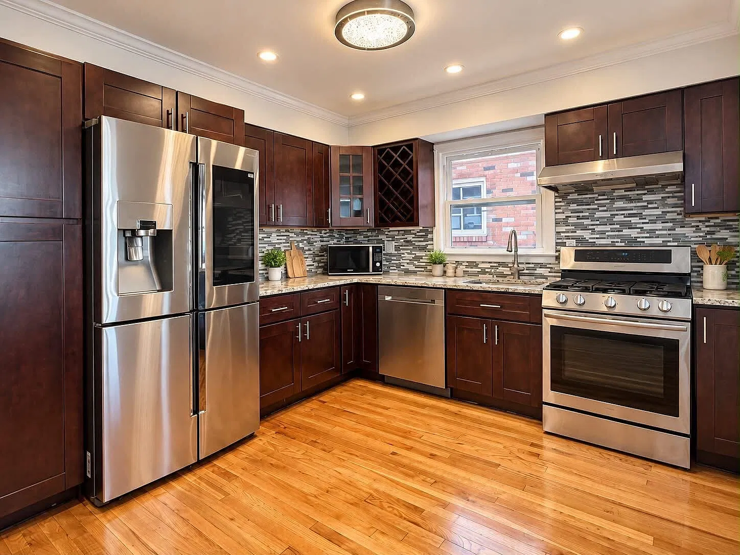 3 bed, 1.0 bath, $3,100 — Photo 2