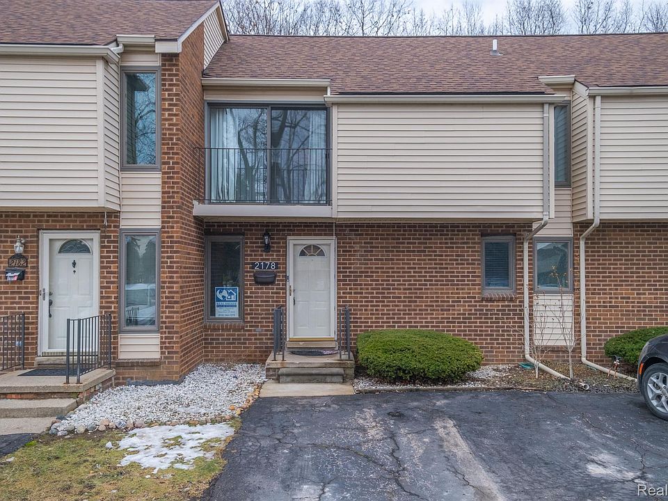 1st image of 2178 Village West Dr S