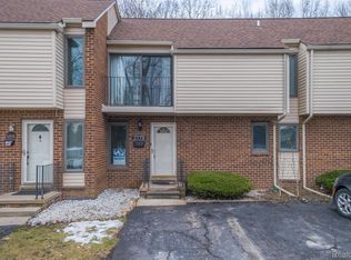 2178 Village West Dr S, Lapeer, MI