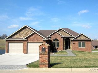 6006 Sterling Ridge Rd, Jefferson City, MO 65101