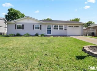 2204 Dunwich Dr, Springfield, IL 62702