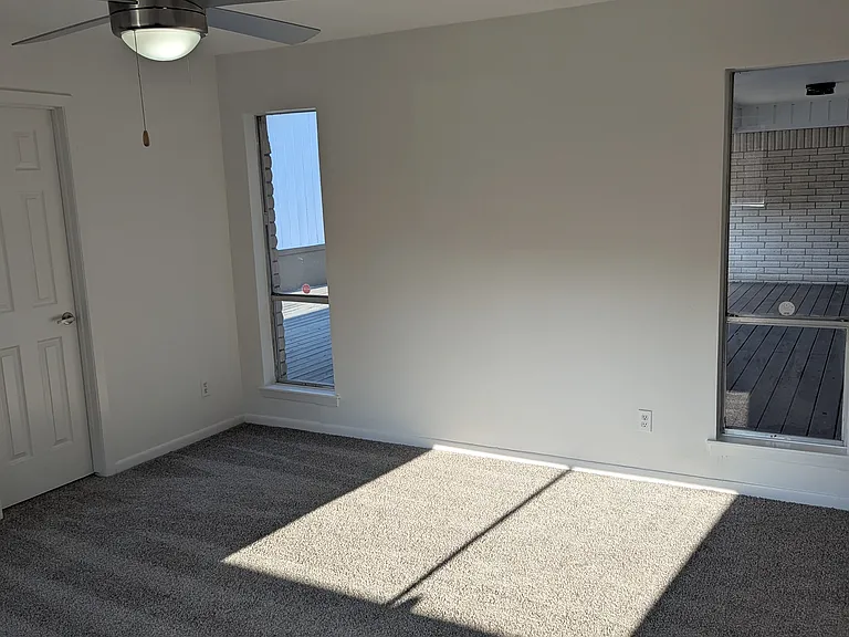 6102 Hummingbird St — Photo 16