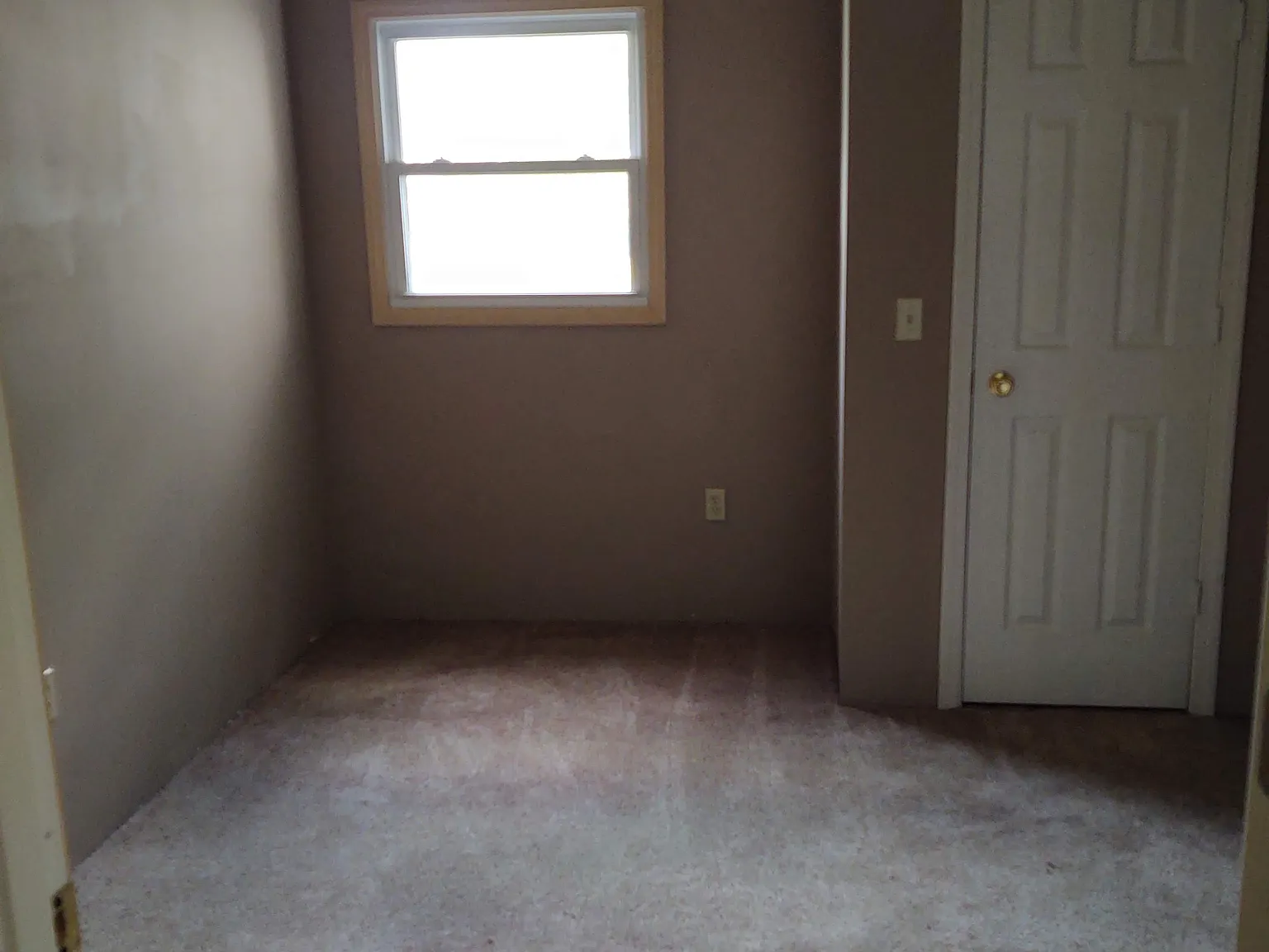 2 bed, 1300 sqft, $950 — Photo 2