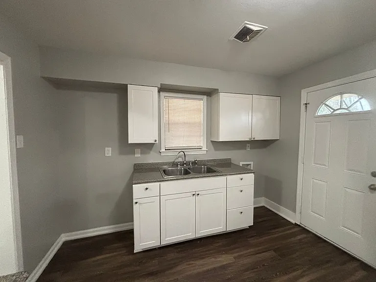 2370 Hillside Ave — Photo 15