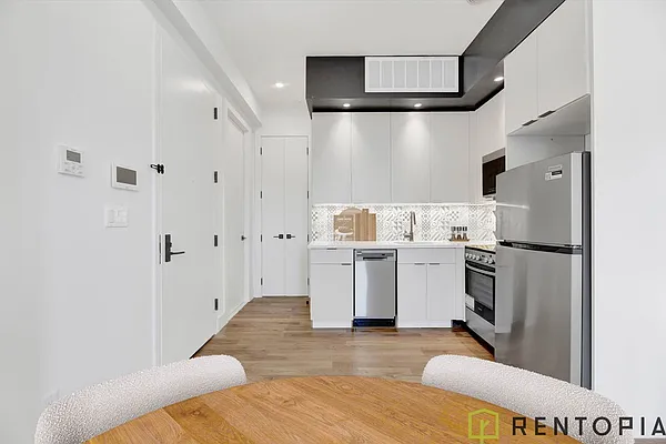 Rented by Rentopia | media 10