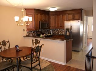 809 W Ridge Mews, Wood Ridge, NJ 07075