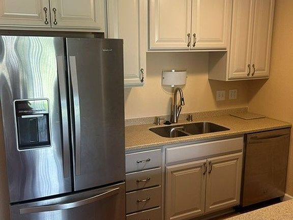 3rd image of 1108 87th Ave #1-L