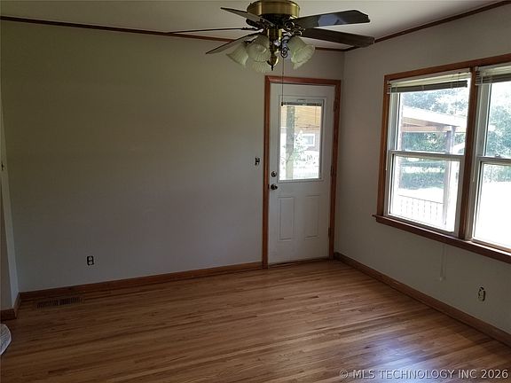 4th image of 3732 E 30th St