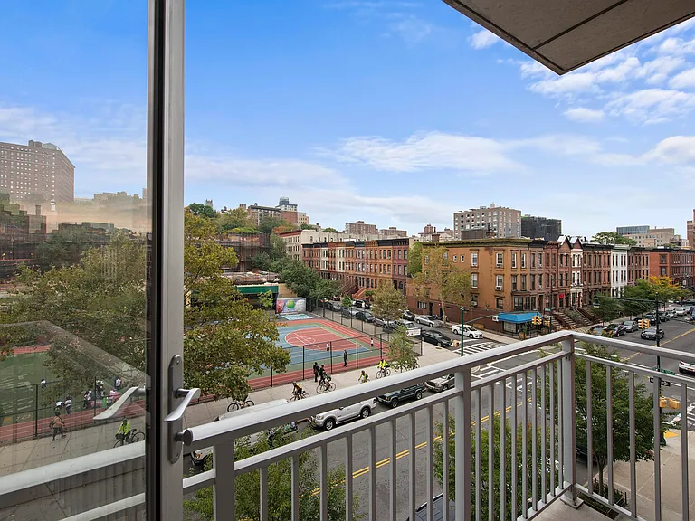 454 Manhattan Ave #4A — Photo 4