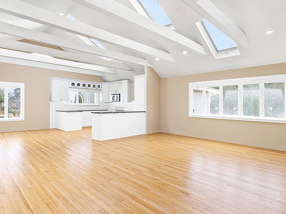 4th image of 15 Meadow Ln