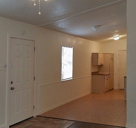 5th image of 1301 Lanemar Dr