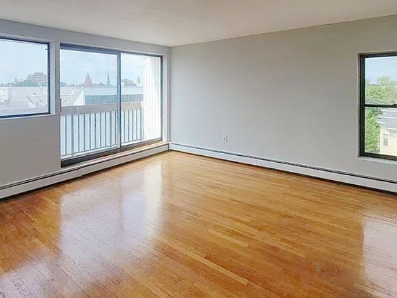 5th image of 1643 Cambridge St APT 77