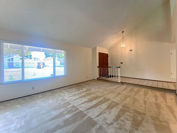 3rd image of 32953 Regents Blvd