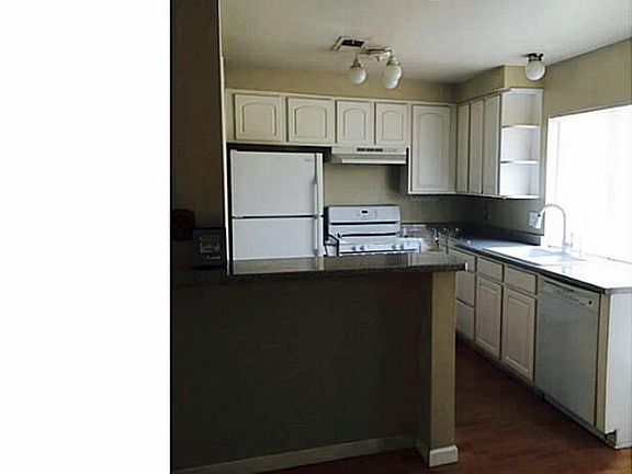 4th image of 6185 Meadowgrass Ln #0