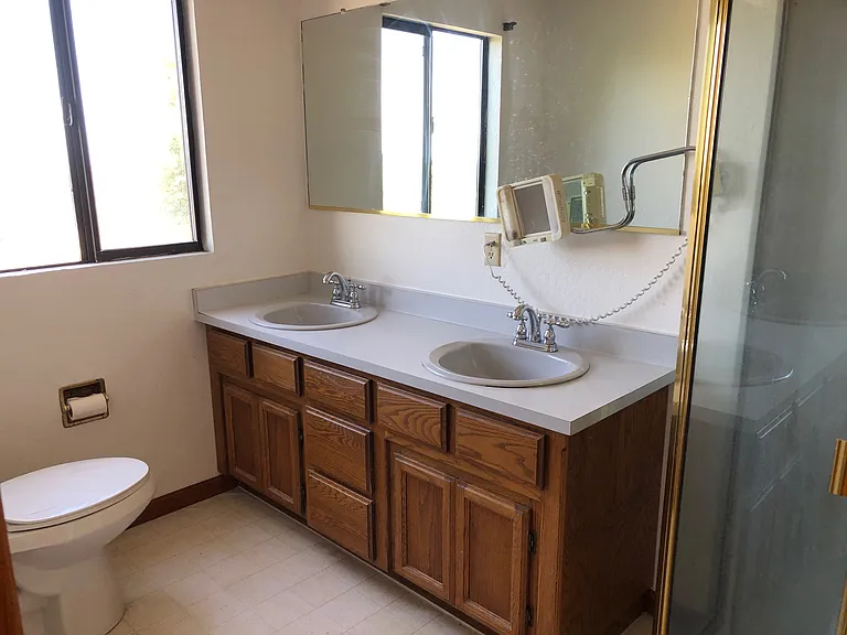 17373 Robey Dr — Photo 10