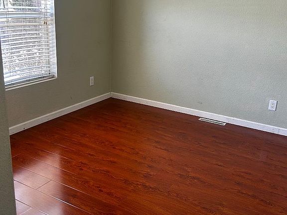 4th image of 49 Blanca Ln Space 512