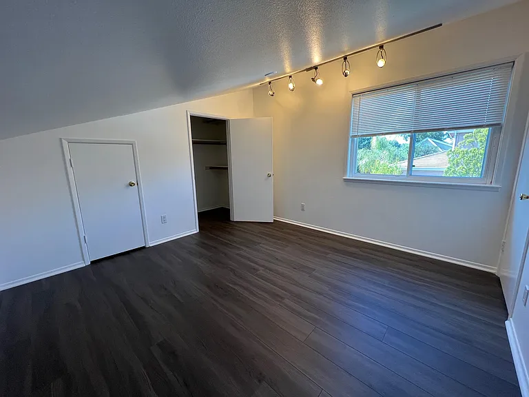 1415 E Hillcrest Dr #2 — Photo 9