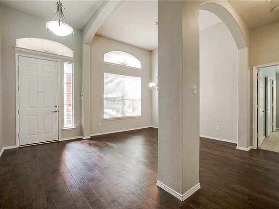 4th image of 3517 Edwards Dr