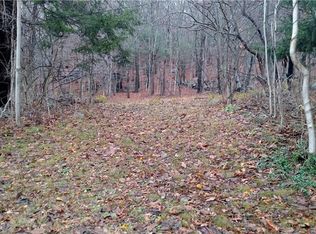 613 Mohegan Avenue Pkwy, Quaker Hill, CT 06375