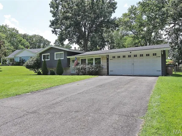 1641 Brookwood Dr, Cape Girardeau, MO 63701