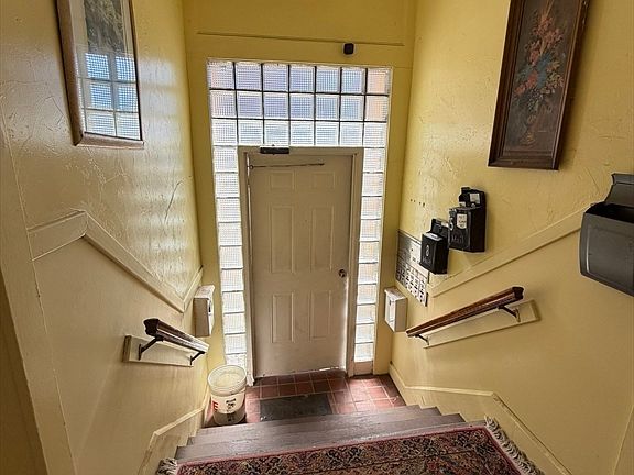 5th image of 112 School St