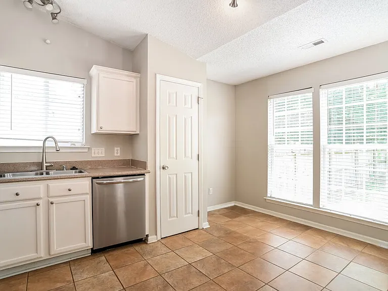 9928 Peppermint Ln — Photo 7