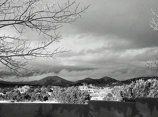 16 Chusco Rd, Santa Fe, NM 87508