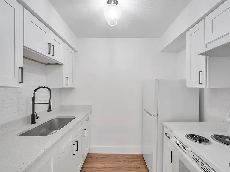2366 Shelley St #14 — Photo 18