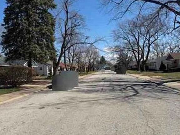 Exterior Neighborhood (street photo)