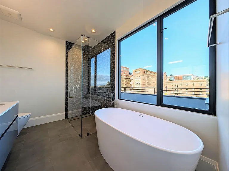 2707 23rd St #3 — Photo 24