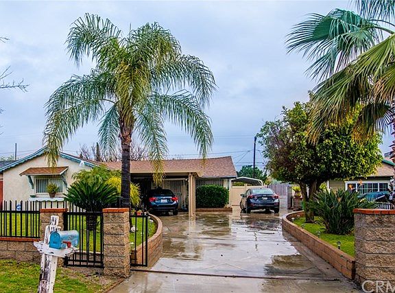 3rd image of 3931 Carmelina St