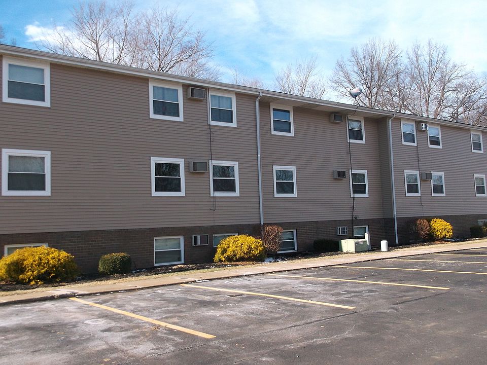 1st image of 273 Maplewood Dr APT 303