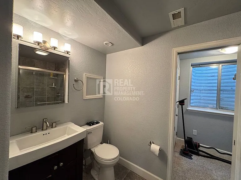 1615 S Chester Ct — Photo 21