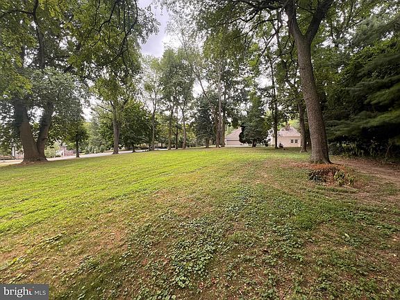 2nd image of 8 Westwind Dr
