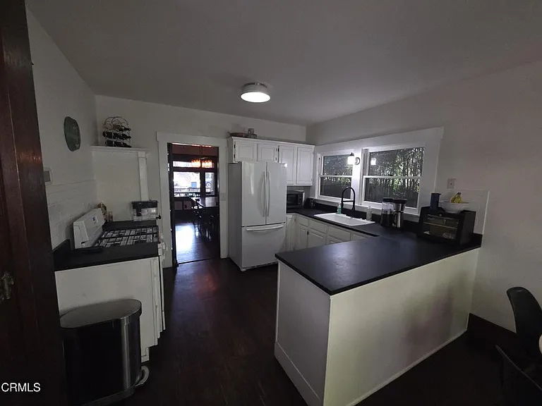 126 N Meridith Ave — Photo 6