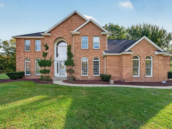 17768 Ashford Hills Ct, Granger, IN 46530