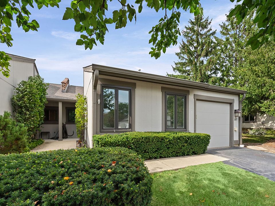 1st image of 107 Honeysuckle Ct