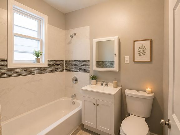 4th image of 127 Brookwood St APT 1