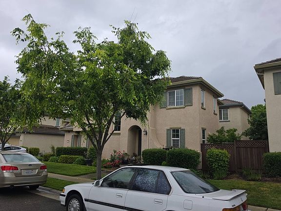 2nd image of 725 Equinox Loop