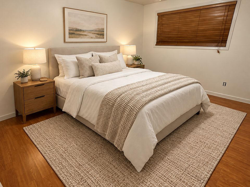 2nd image of 1424 Maple St #2