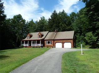 27 Elizabeth St, Amesbury, MA 01913