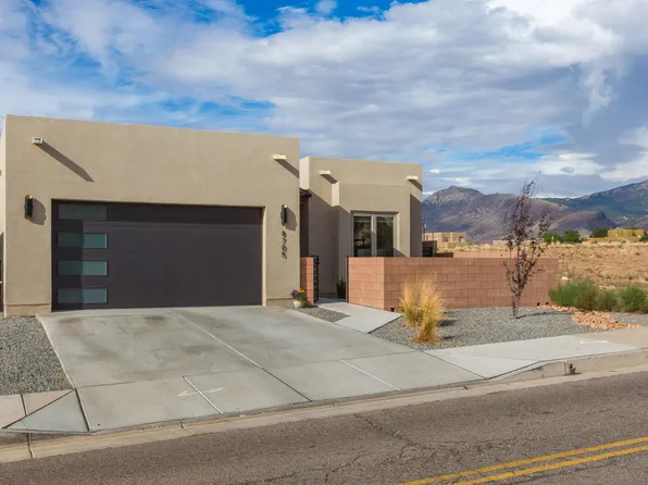 8705 Signal Ave NE, Albuquerque, NM 87122