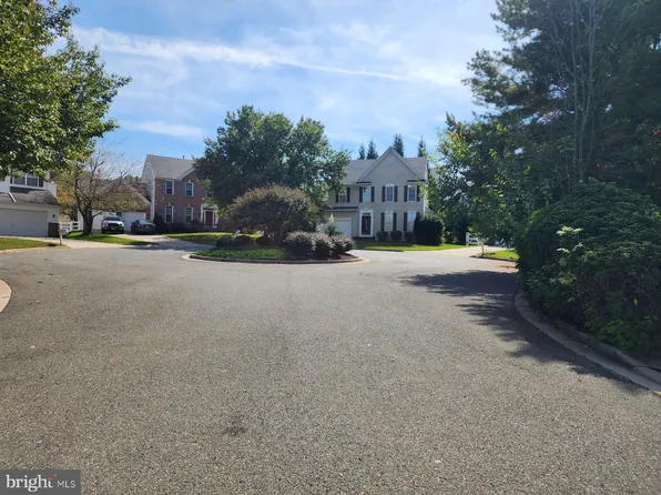 1 Yellow Leaf Ct, Germantown, MD 20876