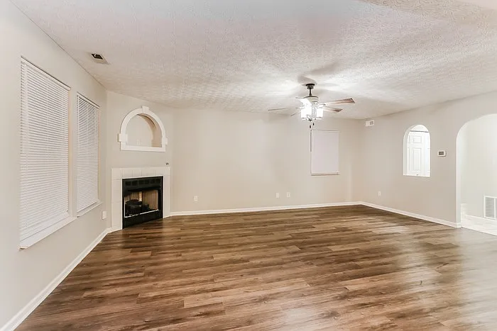 4842 Fosterson Dr — Photo 4