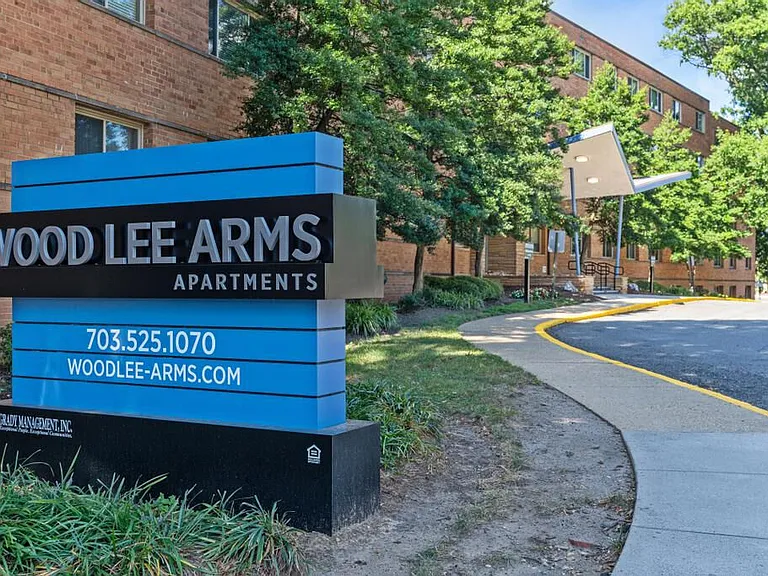 Wood Lee Arms — Photo 1